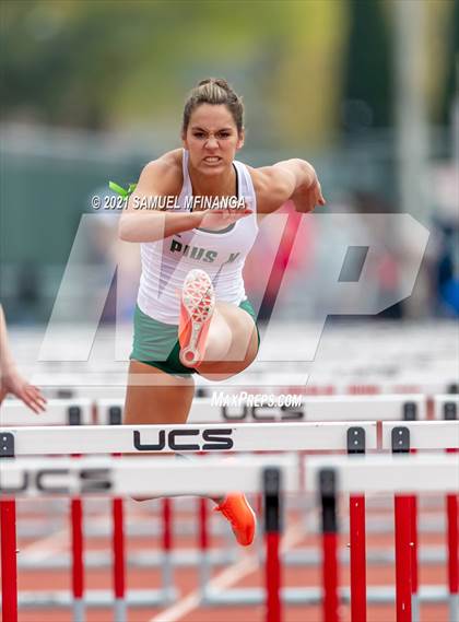 Thumbnail 3 in Harold Scott Invitational (100-Meter hurdles) photogallery.