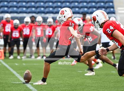 Thumbnail 1 in Charlotte Catholic vs. South Mecklenburg (Charlotte Kickoff Night) photogallery.