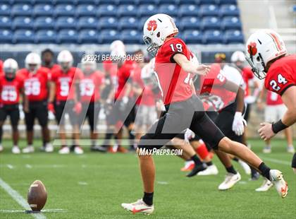 Thumbnail 3 in Charlotte Catholic vs. South Mecklenburg (Charlotte Kickoff Night) photogallery.