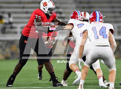Thumbnail 2 in Charlotte Catholic vs. South Mecklenburg (Charlotte Kickoff Night) photogallery.