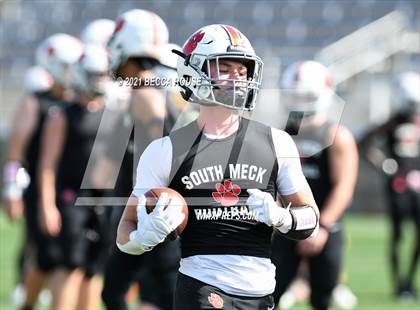 Thumbnail 3 in Charlotte Catholic vs. South Mecklenburg (Charlotte Kickoff Night) photogallery.