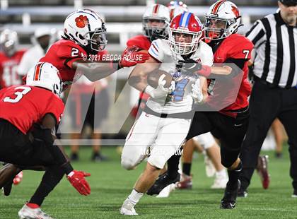 Thumbnail 2 in Charlotte Catholic vs. South Mecklenburg (Charlotte Kickoff Night) photogallery.