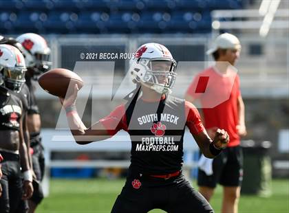 Thumbnail 2 in Charlotte Catholic vs. South Mecklenburg (Charlotte Kickoff Night) photogallery.