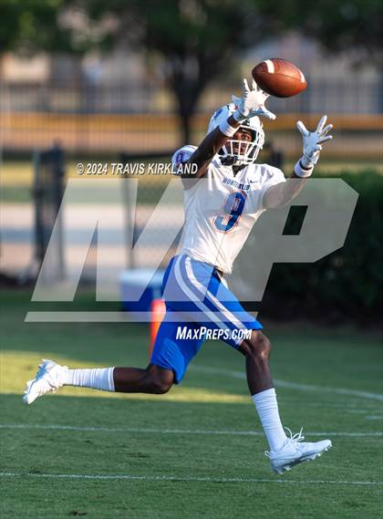 Thumbnail 2 in Montevallo @ Calera (Scrimmage) photogallery.