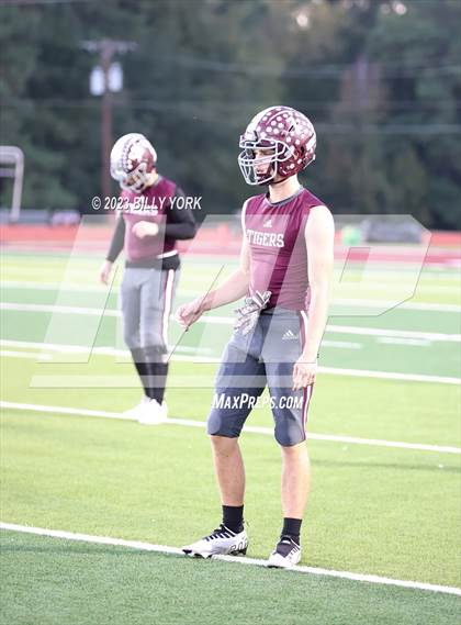 Thumbnail 3 in Grand Saline vs Troup photogallery.