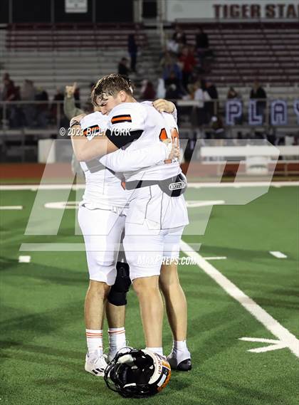 Thumbnail 3 in Grand Saline vs Troup photogallery.