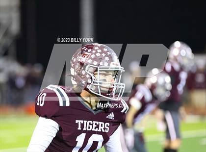 Thumbnail 2 in Grand Saline vs Troup photogallery.