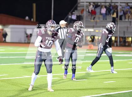 Thumbnail 1 in Grand Saline vs Troup photogallery.