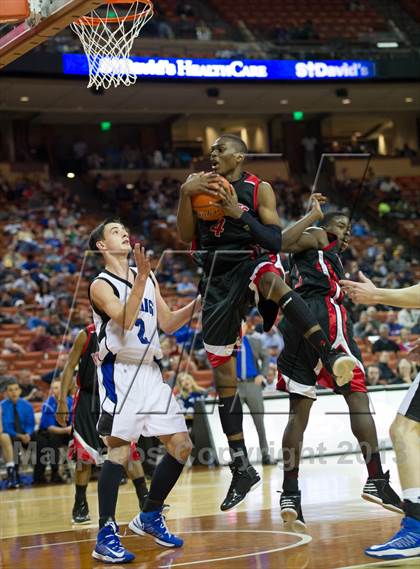 Thumbnail 1 in Mumford vs. San Augustine (UIL 1A Semifinal) photogallery.
