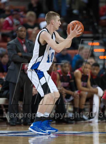 Thumbnail 1 in Mumford vs. San Augustine (UIL 1A Semifinal) photogallery.