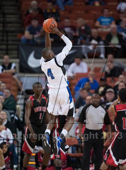 Thumbnail 2 in Mumford vs. San Augustine (UIL 1A Semifinal) photogallery.