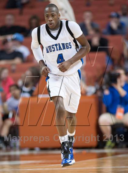 Thumbnail 1 in Mumford vs. San Augustine (UIL 1A Semifinal) photogallery.