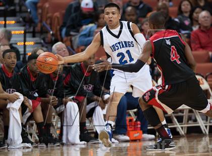 Thumbnail 2 in Mumford vs. San Augustine (UIL 1A Semifinal) photogallery.