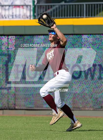 Thumbnail 2 in Magnolia West vs. Reedy (UIL 5A Baseball State Semifinal) photogallery.