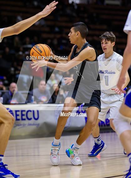 Thumbnail 2 in Strathmore @ Caruthers (CIF CS Boys Basketball Championships D VI) photogallery.