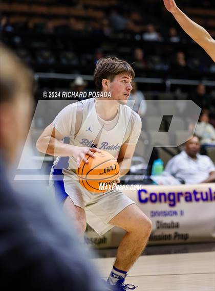 Thumbnail 2 in Strathmore @ Caruthers (CIF CS Boys Basketball Championships D VI) photogallery.