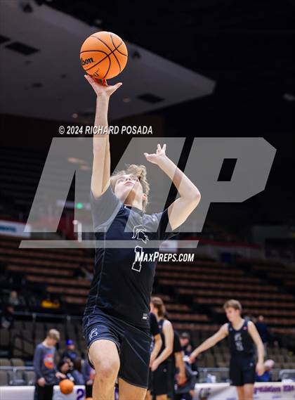 Thumbnail 2 in Strathmore @ Caruthers (CIF CS Boys Basketball Championships D VI) photogallery.