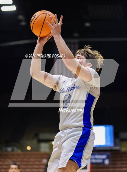 Thumbnail 2 in Strathmore @ Caruthers (CIF CS Boys Basketball Championships D VI) photogallery.