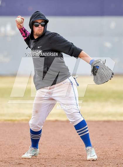 Thumbnail 3 in South Tahoe vs. Bishop Union (Yerington Tournament) photogallery.