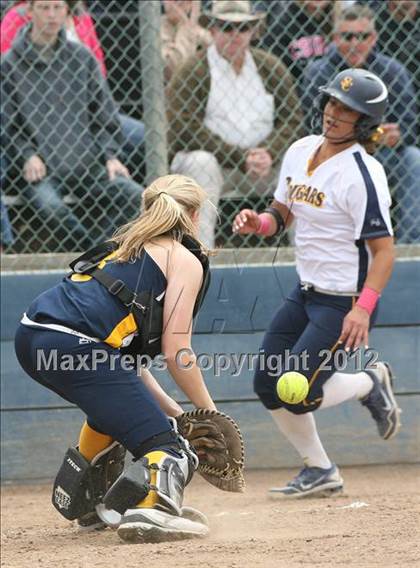 Thumbnail 3 in Soquel vs. Santa Catalina (CIF CCS D3 Final) photogallery.