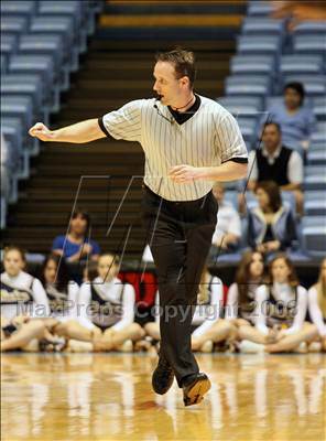 Thumbnail 2 in Pender vs Bishop McGuinness (NCHSAA 1A State Final) photogallery.