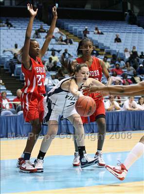 Thumbnail 2 in Pender vs Bishop McGuinness (NCHSAA 1A State Final) photogallery.