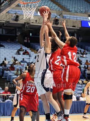 Thumbnail 2 in Pender vs Bishop McGuinness (NCHSAA 1A State Final) photogallery.
