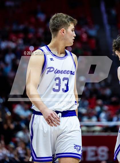 Thumbnail 3 in Herriman vs. Lehi (UHSAA 6A Semifinal) photogallery.