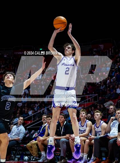 Thumbnail 3 in Herriman vs. Lehi (UHSAA 6A Semifinal) photogallery.