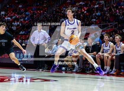 Thumbnail 1 in Herriman vs. Lehi (UHSAA 6A Semifinal) photogallery.