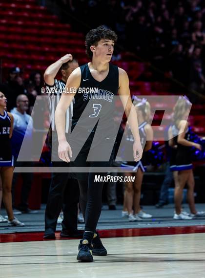Thumbnail 3 in Herriman vs. Lehi (UHSAA 6A Semifinal) photogallery.
