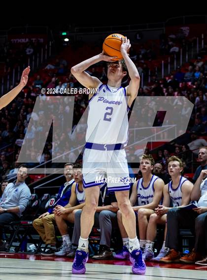 Thumbnail 2 in Herriman vs. Lehi (UHSAA 6A Semifinal) photogallery.