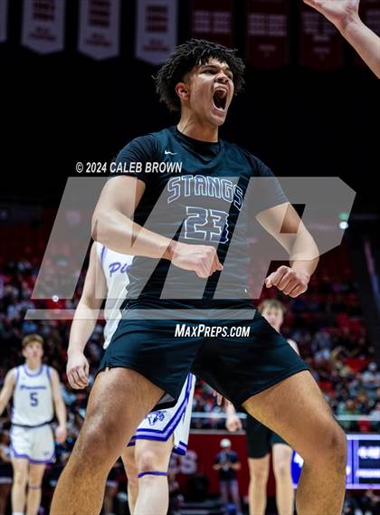 Thumbnail 1 in Herriman vs. Lehi (UHSAA 6A Semifinal) photogallery.