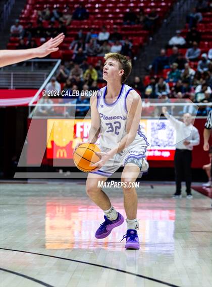 Thumbnail 3 in Herriman vs. Lehi (UHSAA 6A Semifinal) photogallery.