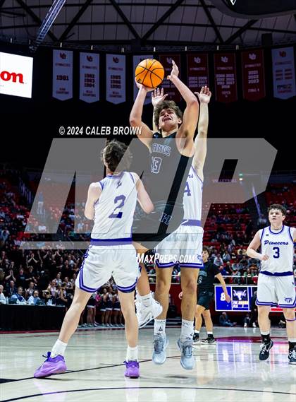 Thumbnail 3 in Herriman vs. Lehi (UHSAA 6A Semifinal) photogallery.