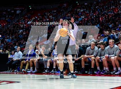 Thumbnail 2 in Herriman vs. Lehi (UHSAA 6A Semifinal) photogallery.