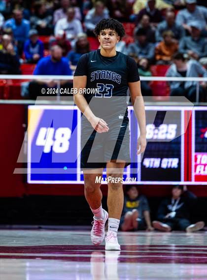 Thumbnail 2 in Herriman vs. Lehi (UHSAA 6A Semifinal) photogallery.