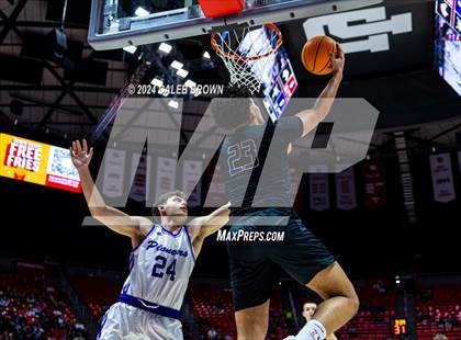 Thumbnail 1 in Herriman vs. Lehi (UHSAA 6A Semifinal) photogallery.