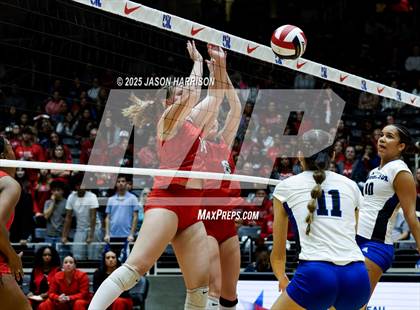 Thumbnail 2 in Pearland Dawson vs. Northwest Nelson (UIL 6A D1 Volleyball Final) photogallery.