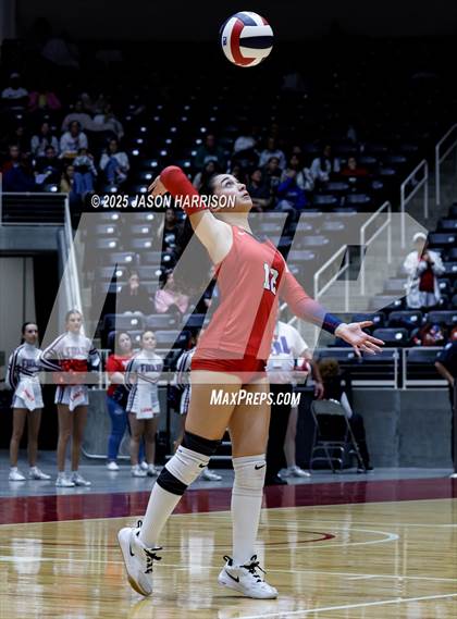 Thumbnail 2 in Pearland Dawson vs. Northwest Nelson (UIL Volleyball 6A D1 Final) photogallery.