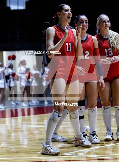 Thumbnail 2 in Pearland Dawson vs. Northwest Nelson (UIL 6A D1 Volleyball Final) photogallery.