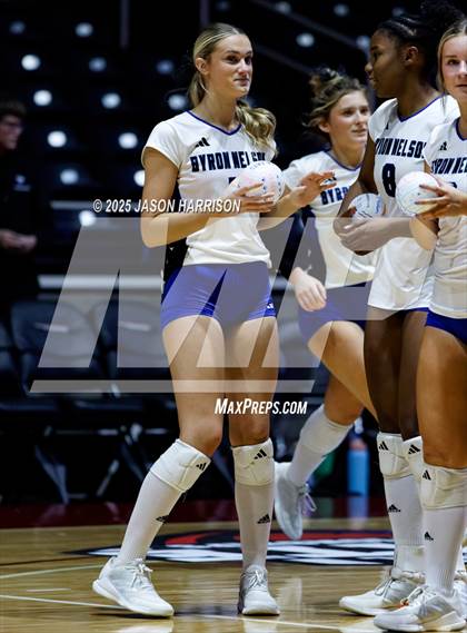 Thumbnail 2 in Pearland Dawson vs. Northwest Nelson (UIL 6A D1 Volleyball Final) photogallery.
