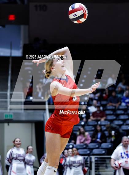 Thumbnail 1 in Pearland Dawson vs. Northwest Nelson (UIL 6A D1 Volleyball Final) photogallery.