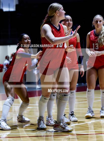 Thumbnail 3 in Pearland Dawson vs. Northwest Nelson (UIL 6A D1 Volleyball Final) photogallery.