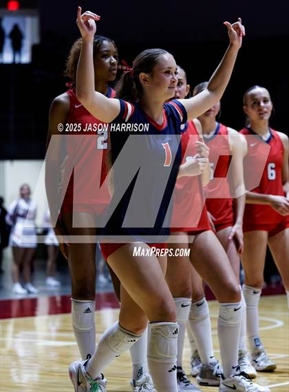 Thumbnail 1 in Pearland Dawson vs. Northwest Nelson (UIL 6A D1 Volleyball Final) photogallery.