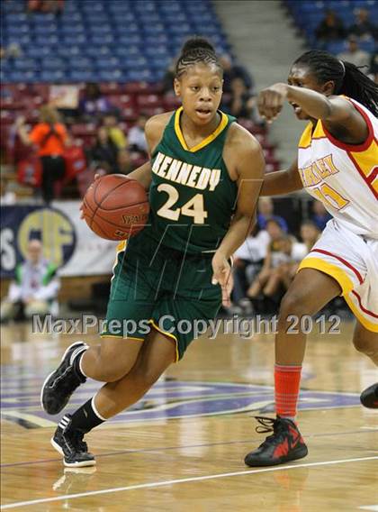 Thumbnail 3 in Berkeley vs. Kennedy (CIF D1 NorCal Regional Final) photogallery.