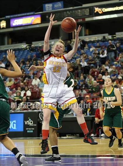 Thumbnail 3 in Berkeley vs. Kennedy (CIF D1 NorCal Regional Final) photogallery.