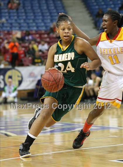 Thumbnail 2 in Berkeley vs. Kennedy (CIF D1 NorCal Regional Final) photogallery.