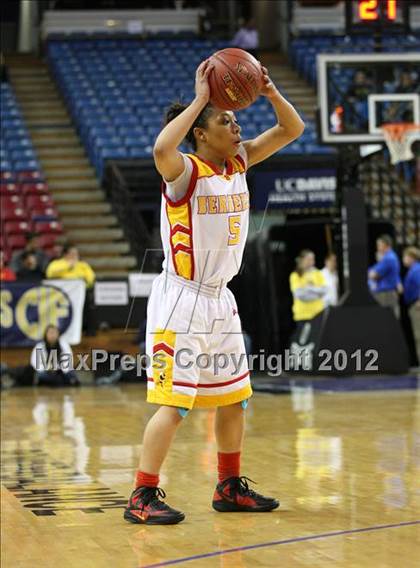 Thumbnail 3 in Berkeley vs. Kennedy (CIF D1 NorCal Regional Final) photogallery.