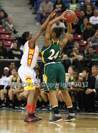 Thumbnail 3 in Berkeley vs. Kennedy (CIF D1 NorCal Regional Final) photogallery.